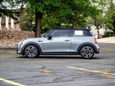 Used 2022 MINI Cooper S FWD image 2