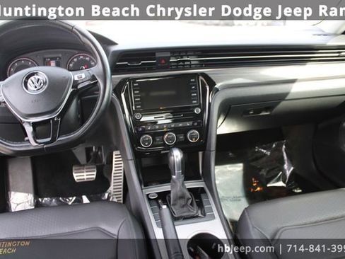 Used 2020 Volkswagen Passat 2.0T R-Line image 13