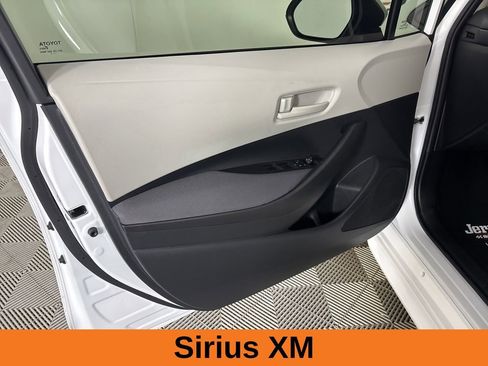 Used 2025 Toyota Corolla LE image 8