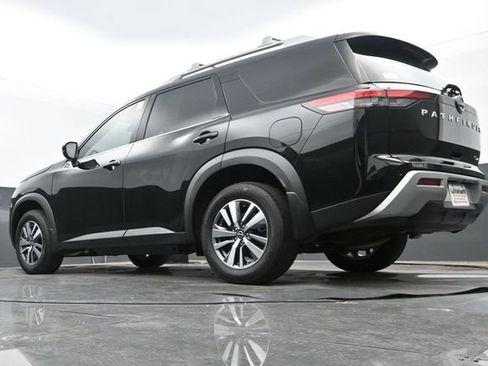 Used 2025 Nissan Pathfinder SL AWD/4WD image 27
