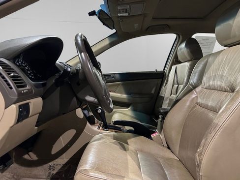 Used 2004 Honda Accord EX image 21