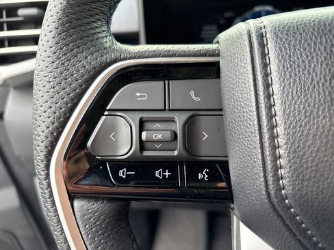 Used 2023 Toyota Sequoia Platinum image 17