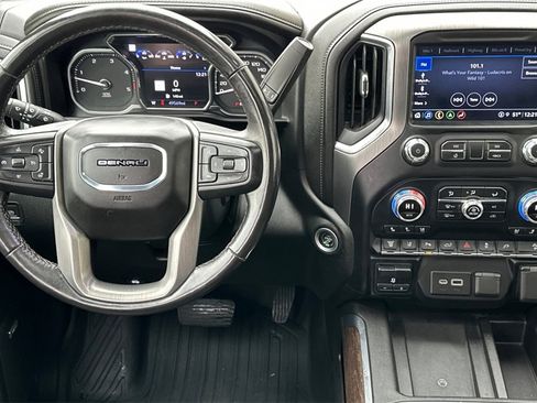 Used 2022 GMC Sierra 3500 Denali image 15