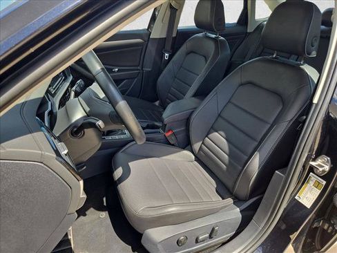 Used 2024 Volkswagen Jetta SE FWD image 14