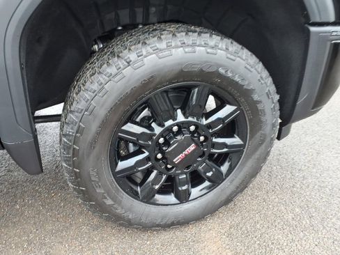 New 2026 GMC Sierra 2500 AT4 w/ Max Trailering Package AWD/4WD image 9