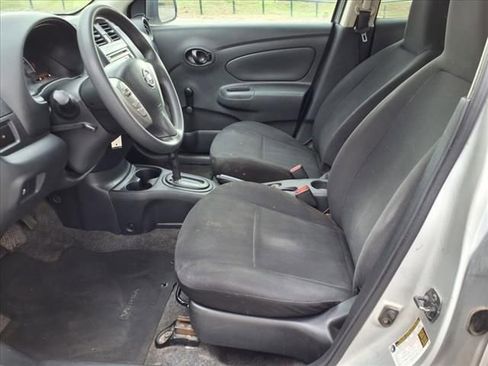 Used 2015 Nissan Versa S FWD image 31