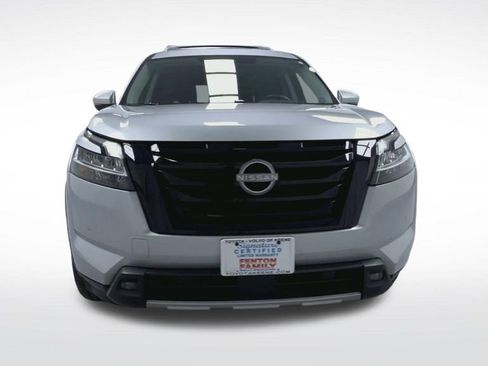 Used 2023 Nissan Pathfinder Platinum w/ Lighting Package (N93) AWD/4WD image 3