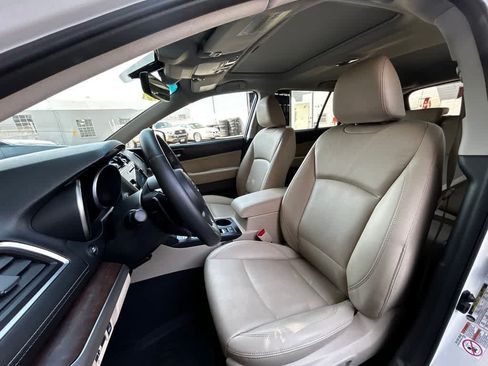 Used 2019 Subaru Outback 2.5i Limited AWD/4WD image 12