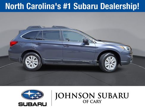 Used 2017 Subaru Outback 2.5i Premium image 10