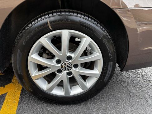 Used 2012 Volkswagen Jetta SE FWD image 12
