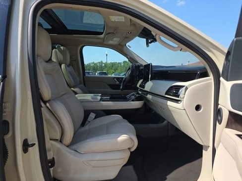 Used 2018 Lincoln Navigator Reserve w/ Technology Package AWD/4WD image 58