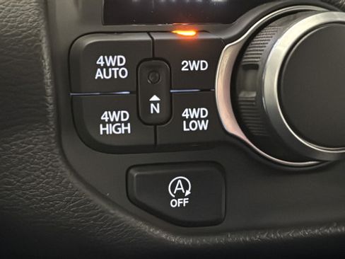 Used 2025 RAM 1500 Big Horn AWD/4WD image 33