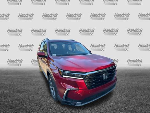 Used 2025 Honda Pilot Elite image 2