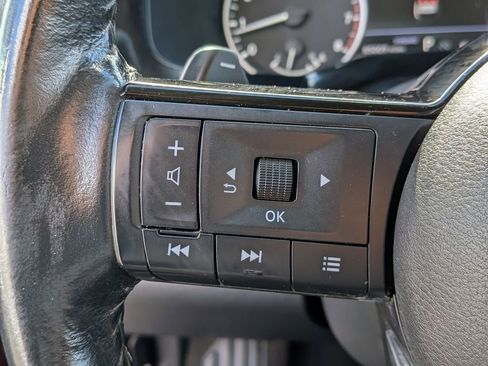 Used 2022 Nissan Pathfinder SV w/ SV Black Package FWD image 19