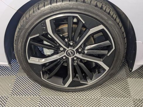 Used 2023 Nissan Altima 2.5 SR w/ SR Premium Package image 8