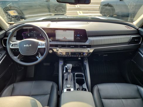 Used 2024 Kia Telluride EX w/ EX Captain's Chair Package FWD image 18