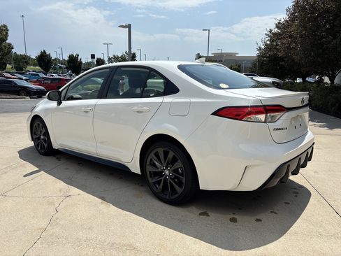 Used 2025 Toyota Corolla SE FWD image 7