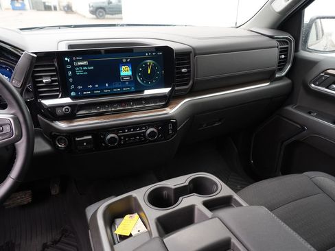 Used 2023 Chevrolet Silverado 1500 LT image 22