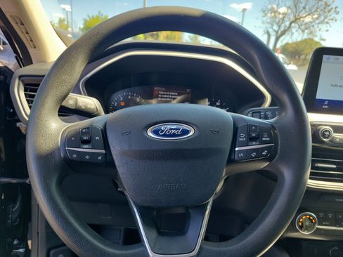 Used 2020 Ford Escape SE image 22