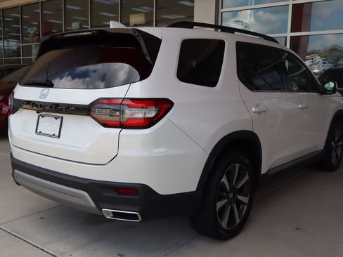 Used 2023 Honda Pilot Elite image 10