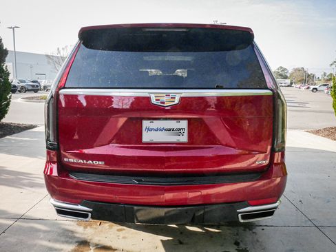 Used 2022 Cadillac Escalade Premium Luxury image 10