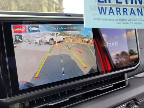 Used 2024 Jeep Gladiator Rubicon w/ Technology Group image 34