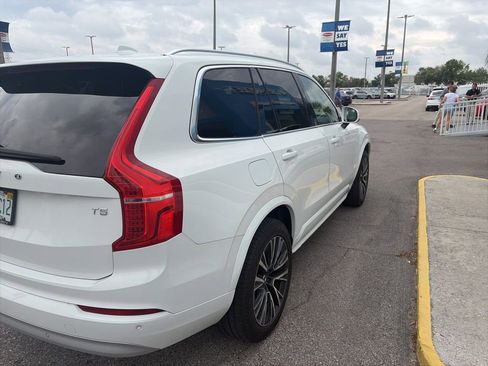 Used 2022 Volvo XC90 T5 Momentum FWD image 5
