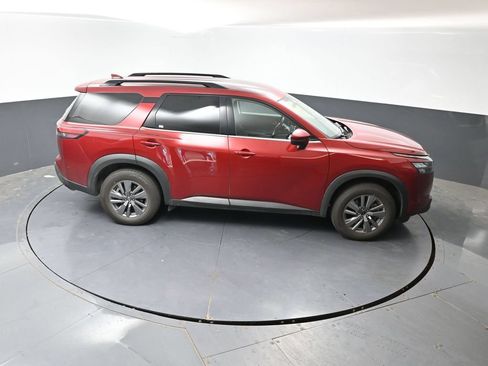 Used 2025 Nissan Pathfinder SV FWD image 15