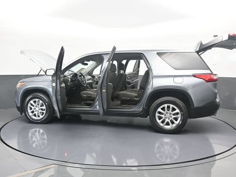 Used 2021 Chevrolet Traverse LS image 68