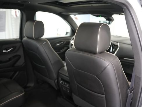 Used 2023 Chevrolet Traverse Premier AWD/4WD image 22
