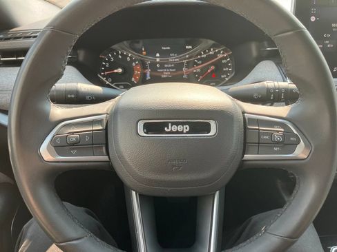 Used 2024 Jeep Compass Latitude AWD/4WD image 16