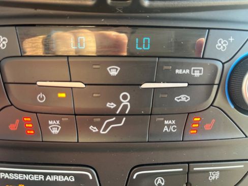 Used 2018 Ford Escape SEL image 26