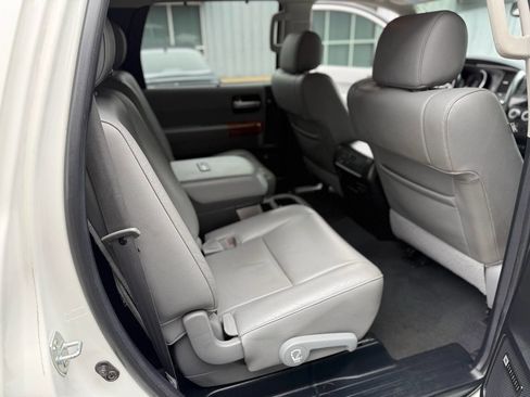 Used 2020 Toyota Sequoia Platinum AWD/4WD image 24