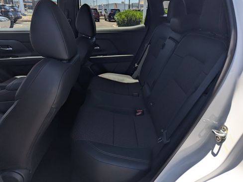 New 2026 Nissan Kicks SR FWD image 8