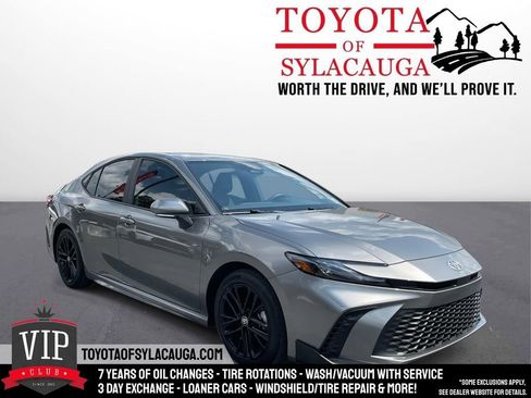 Used 2025 Toyota Camry SE w/ Multimedia Upgrade Package image 1