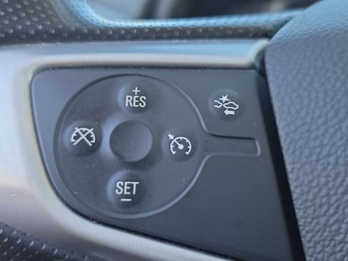 Used 2024 GMC Terrain SLE image 27