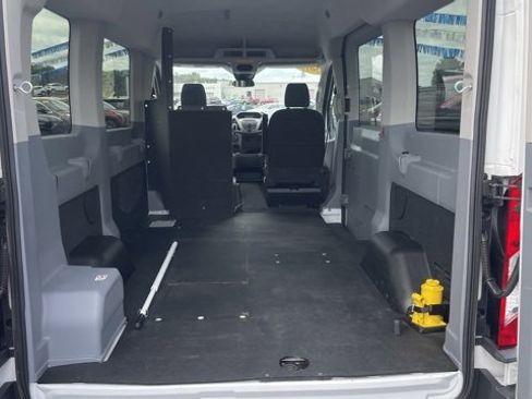 Used 2018 Ford Transit 150 XLT image 8
