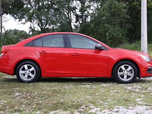 Used 2015 Chevrolet Cruze L FWD image 13