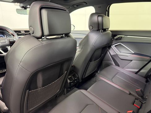 Certified 2025 Audi Q3 2.0T Premium Plus w/ Premium Plus Package image 24