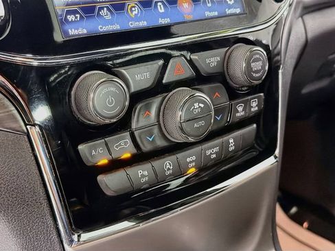 Used 2020 Jeep Grand Cherokee Altitude AWD/4WD image 16