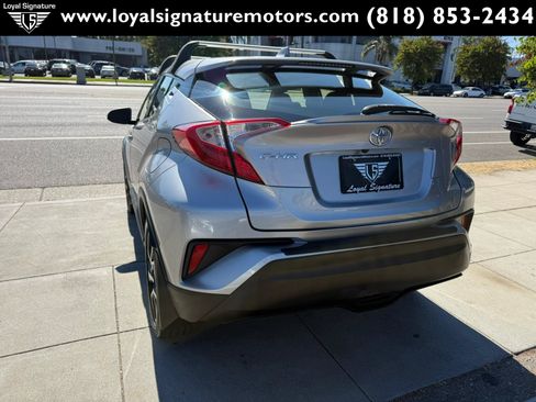 Used 2020 Toyota C-HR XLE FWD image 5