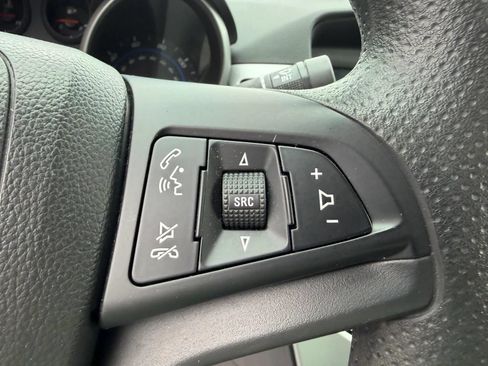 Used 2016 Chevrolet Cruze LS FWD image 19