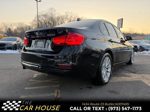 Used 2017 BMW 320i xDrive Sedan image 9