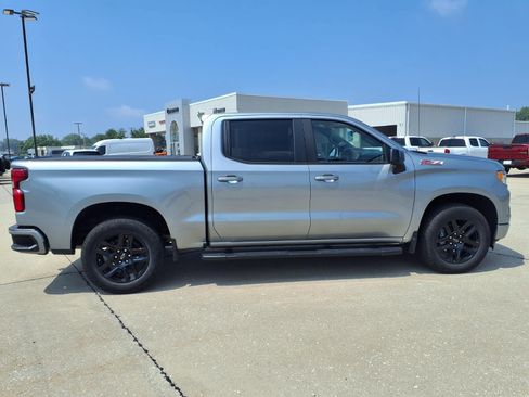 Used 2025 Chevrolet Silverado 1500 RST AWD/4WD image 2