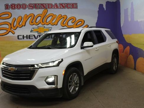 Used 2023 Chevrolet Traverse LT AWD/4WD image 2
