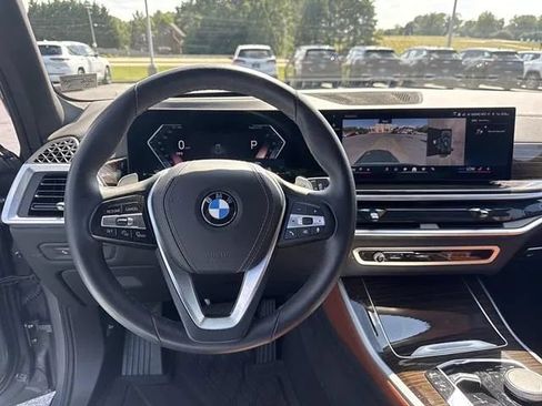 Used 2024 BMW X5 xDrive40i w/ Premium Package AWD/4WD image 9