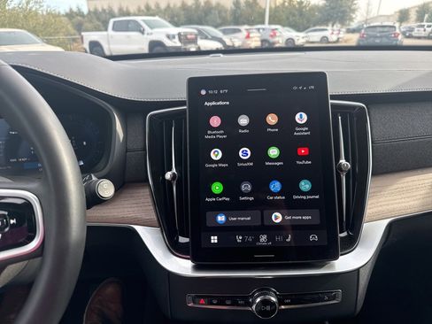 Certified 2025 Volvo XC90 B6 Plus image 26