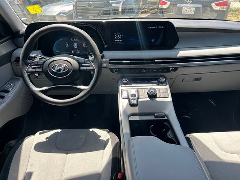 Used 2025 Hyundai Palisade SE FWD image 15