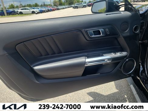 Used 2022 Ford Mustang Premium RWD image 11