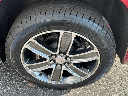Certified 2019 GMC Acadia Denali w/ Technology Package FWD image 37